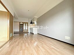 アニマルキッズ 202 2階3LDKのリビング/ダイニング