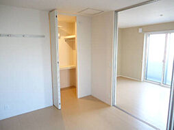 エルマーナ　B棟 302 3階1LDKのリビング/ダイニング