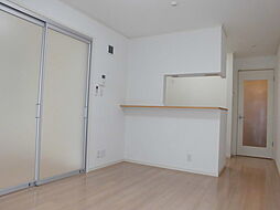 シャンブル三田 103 1階1LDKのリビング/ダイニング