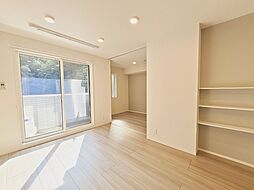 カスタリア 203 2階1LDKのリビング/ダイニング