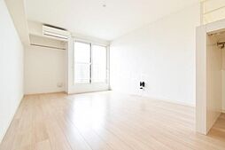 メゾン・ルポ 101 1階ワンルームのリビング/ダイニング