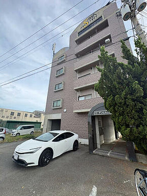 4 / 11
