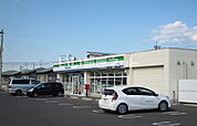 【コンビニエンスストア】ファミリーマート 角田中島下店まで800ｍ