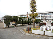 【小学校】古河市立上辺見小学校まで472ｍ