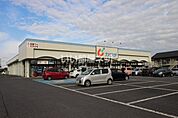 【ドラッグストア】カワチ薬品 渡里店まで587ｍ