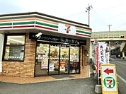 【コンビニエンスストア】セブンイレブン上小島店まで712ｍ