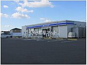 【コンビニエンスストア】ローソン上三川富士山店まで981ｍ
