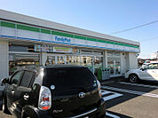 【コンビニエンスストア】ファミリーマート各務原にんじん通り店まで923ｍ
