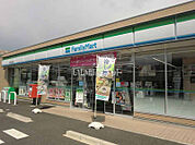 【コンビニエンスストア】ファミリーマート各務原那加前野店まで647ｍ