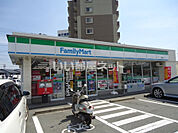 【コンビニエンスストア】ファミリーマート 久留米東合川4丁目店まで302ｍ