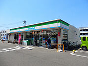 【コンビニエンスストア】ファミリーマート 桑名中央通店まで663ｍ