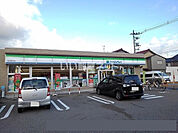 【コンビニエンスストア】ファミリーマート　金沢菊川店まで365ｍ