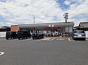 【コンビニエンスストア】セブンイレブン 亀山川崎町店まで2912ｍ