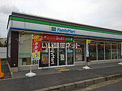 【コンビニエンスストア】ファミリーマート 枚方大峰元町店まで681ｍ