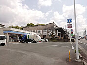 【コンビニエンスストア】ローソン　直方感田店まで404ｍ