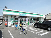【コンビニエンスストア】ファミリーマート　岩切青津目店まで1004ｍ