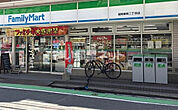 【コンビニエンスストア】ファミリーマート薬院2丁目店まで85ｍ