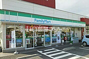 【コンビニエンスストア】ファミリーマート 越谷弥十郎店まで375ｍ