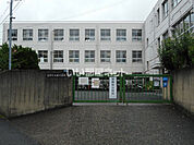 【小学校】交野市立旭小学校まで614ｍ