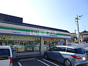 【コンビニエンスストア】ファミリーマート 京都薬科大学前店まで478ｍ