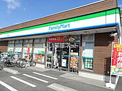 【コンビニエンスストア】ファミリーマートひたちなか湊本町店まで688ｍ
