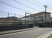 【小学校】北九州市立　長行小学校まで727ｍ