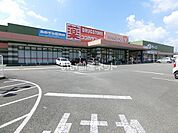 【スーパー】ぎゅーとらラブリー芸濃店まで1036ｍ