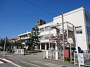 【小学校】利田小学校まで795ｍ