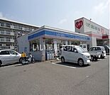 【コンビニエンスストア】ローソン西新浜1丁目店まで989ｍ