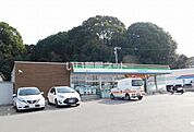 【コンビニエンスストア】ファミリーマート宇美井上店まで236ｍ