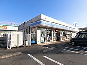 【コンビニエンスストア】ローソン 津港町店まで400ｍ