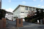【高校】長崎県立佐世保南高校まで986ｍ