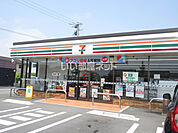 【コンビニエンスストア】セブンイレブン 松阪泉町店まで705ｍ