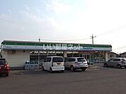 【コンビニエンスストア】ファミリーマート前橋茂木町店まで517ｍ