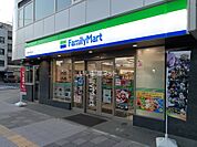 【コンビニエンスストア】ファミリーマートＪＲ神戸駅北店まで366ｍ