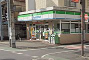 【コンビニエンスストア】ファミリーマート 大宮中央店まで84ｍ