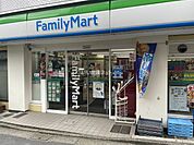 【コンビニエンスストア】ファミリーマート 笹塚三丁目北店まで197ｍ