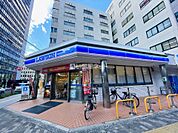 【コンビニエンスストア】ローソン 江坂駅前店まで204ｍ