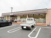 【コンビニエンスストア】セブンイレブン上島田店まで1054ｍ