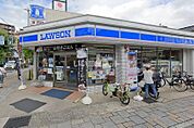 【コンビニエンスストア】ローソン 水無瀬駅前店まで822ｍ