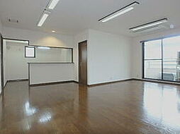 ヴィラ花見堂 3 3階2LDKのリビング/ダイニング