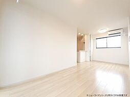 東武小泉線 西小泉駅 徒歩31分の賃貸アパート 2階2LDKのリビング/ダイニング