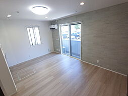 マヌール 103 1階ワンルームのリビング/ダイニング