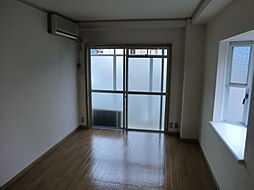 コーポリカIII 202 2階ワンルームのリビング/ダイニング