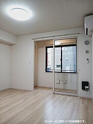 カルムコリーヌ 102 1階1Kのリビング/ダイニング