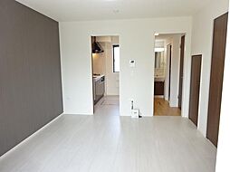 ラ・トレフル 1階1Kのリビング/ダイニング