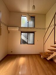 アールフラット中落合 103 1階ワンルームのリビング/ダイニング