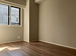 東京メトロ千代田線 乃木坂駅 徒歩7分の賃貸マンション 2階2LDKのリビング/ダイニング