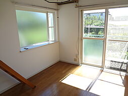 第3シャンポール 106 1階ワンルームのリビング/ダイニング