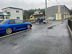 8 / 9